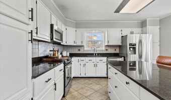 217 Collier Dr, Albertville, AL 35951