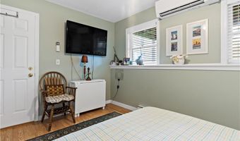 413 North Ln, Bristol, RI 02809