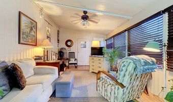 56 Leisure Dr, Auburndale, FL 33823