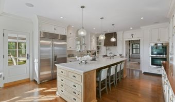 22 Kent Rd, Barnstable, MA 02630