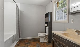 96 Taylor Woods Rd, Belgrade, ME 04917