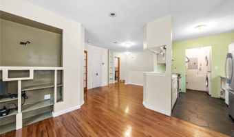 615 Broadway 46, Amityville, NY 11701
