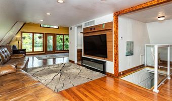 532 W Riverside Rd, Ames, IA 50010