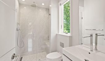 3100 N MONROE St, Arlington, VA 22207
