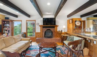 104 Juniper Ridge Rd, Brattleboro, VT 05301