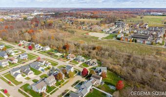 10902 Woodedge Dr, Allendale, MI 49401