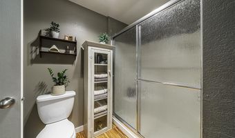 1000 Ivy Ln, Ashland, OR 97520