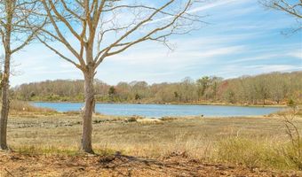 101 Kenyon Farm Rd, Narragansett, RI 02882