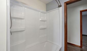1313 S Madison Ave, Aurora, MO 65605