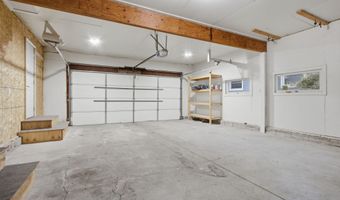 626 Willow Dr, Aberdeen, SD 57401