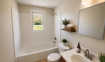 8 S Scatterfield Rd, Anderson, IN 46012
