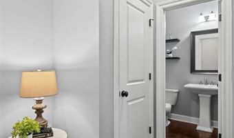 1044 Township Sq, Alpharetta, GA 30022