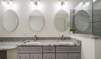 1971 Fox Pointe Dr, Arnold, MO 63010