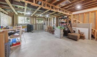 926 8th Ave NW, Altoona, IA 50009