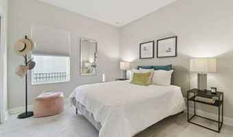 5424 SILVER SUN Dr, Apollo Beach, FL 33572