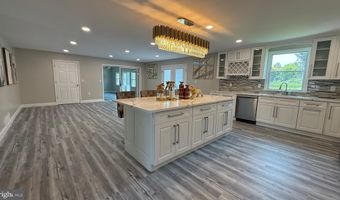 104 LAKE FRONT Dr, Dover, DE 19904