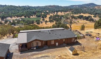 1560 Pinto Dr, Angels Camp, CA 95222