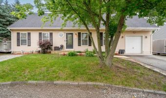 1317 Cable Ave, Beachwood, NJ 08722