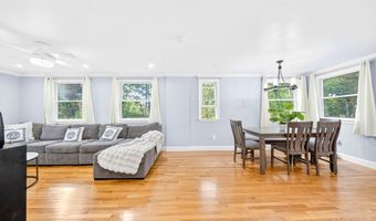 74 Rhinecliff St, Arlington, MA 02476