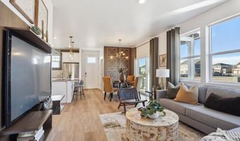 924 Andrews Crest Dr, Berthoud, CO 80513