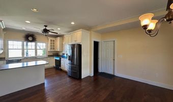11 Treat St, Belfast, ME 04915