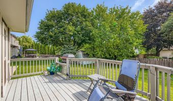 1967 N Woodland Ln, Arlington Heights, IL 60004