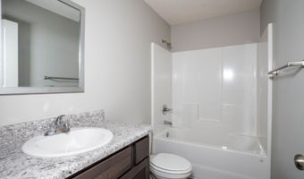 110 Pin Oak Dr Dr, Aurora, MO 65605