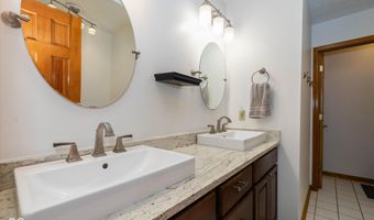 612 Shakespeare Dr, Avon, IN 46123