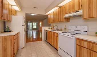 626 RED OAK Cir 106, Altamonte Springs, FL 32701