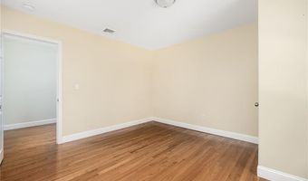 6 LARKSPUR Rd, Warwick, RI 02886