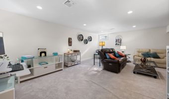 81 Fieldstone Ln 81, Beacon Falls, CT 06403