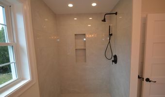 40 Tirrell Hill Rd, Bedford, NH 03110