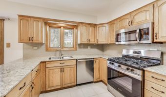206 W Hintz Rd, Arlington Heights, IL 60004