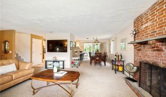 264 Boston Neck Rd, Narragansett, RI 02882