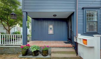42 Second St, Newport, RI 02840