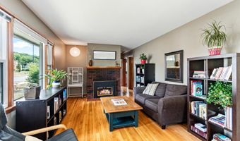 21 Alder Ln, Burlington, VT 05401