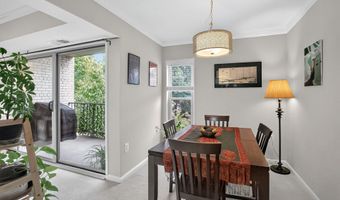 8 CANTERBURY Sq 304, Alexandria, VA 22304