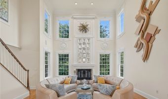 10 Lovegreen Ln, East Greenwich, RI 02818