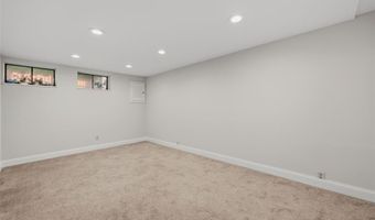 2373 Hiddengarden Ct, Ballwin, MO 63021