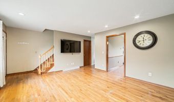 33 Bay Path Way 33, Branford, CT 06405