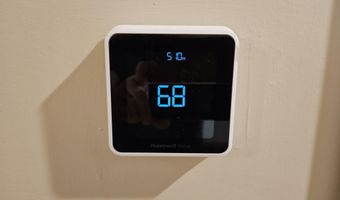 806 E Springfield St, Aurora, MO 65605