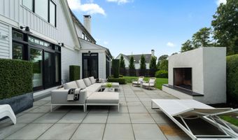 8 Gaylea Dr, Branford, CT 06405