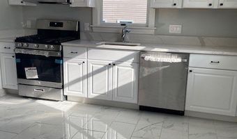 156 Triangle St, Danbury, CT 06810