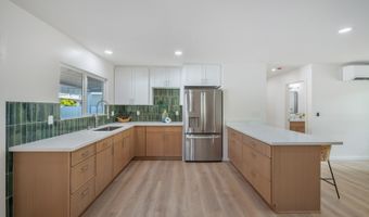 244 Kihapai St A, Kailua, HI 96734