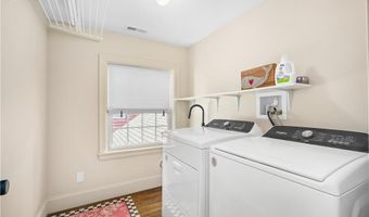 24 Huntington Dr, East Providence, RI 02916