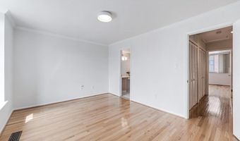 1763 S HAYES St 2, Arlington, VA 22202