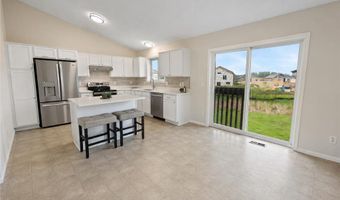 551 Knollwood St W, Annandale, MN 55302