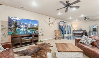5236 SHADOW ROCK Dr, Cheyenne, WY 82009