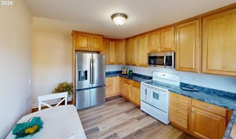 714 PIONEER Rd B4, Brookings, OR 97415