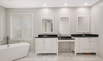 13877 Elkhart Rd, Apple Valley, MN 55124